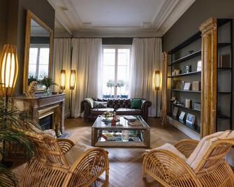 La Course - Bordeaux - Living room