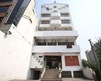 OYO 9985 Hotel Sekhon Grand - Jalandhar - Building