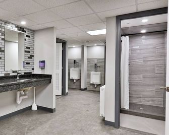 Mountain Green 3F9 - Newly Renovated Studio, Amazing Views and Location, Pool, Hot Tub, Shuttle - Killington
