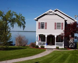 Dreaming a View - Tranquil Retreat on Seneca Lake - Sleeps 12 - 드레스덴 - 건물