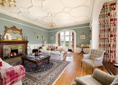 Balmule House - Dunfermline - Living room