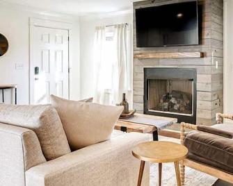 2 Br Highland House of Historic Dwtn Franklin - Franklin - Sala de estar