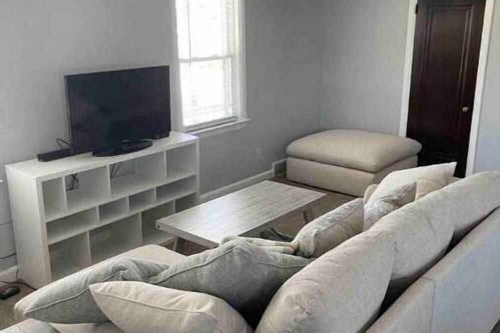 Fully Furnished Upper Suite in quiet Southmont.