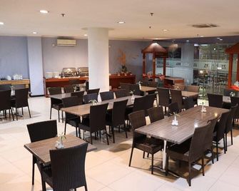 Azza Hotel Palembang - Palembang - Restaurante