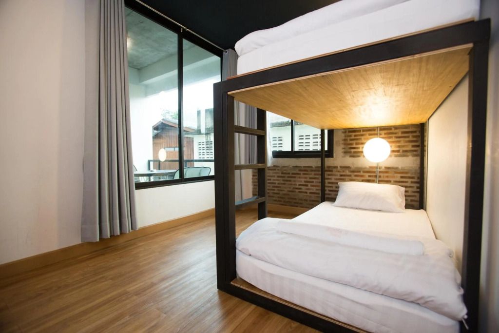 جيف مي 5 هوستل