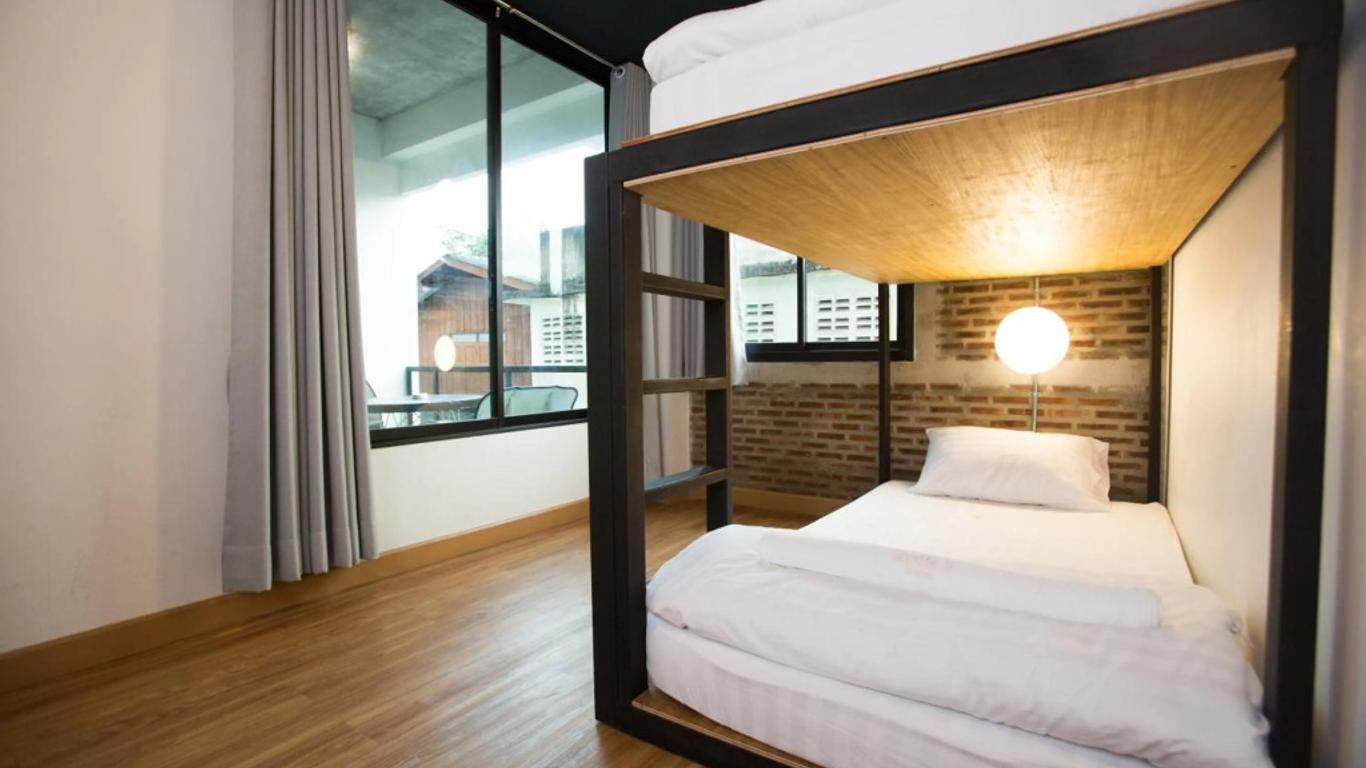 جيف مي 5 هوستل