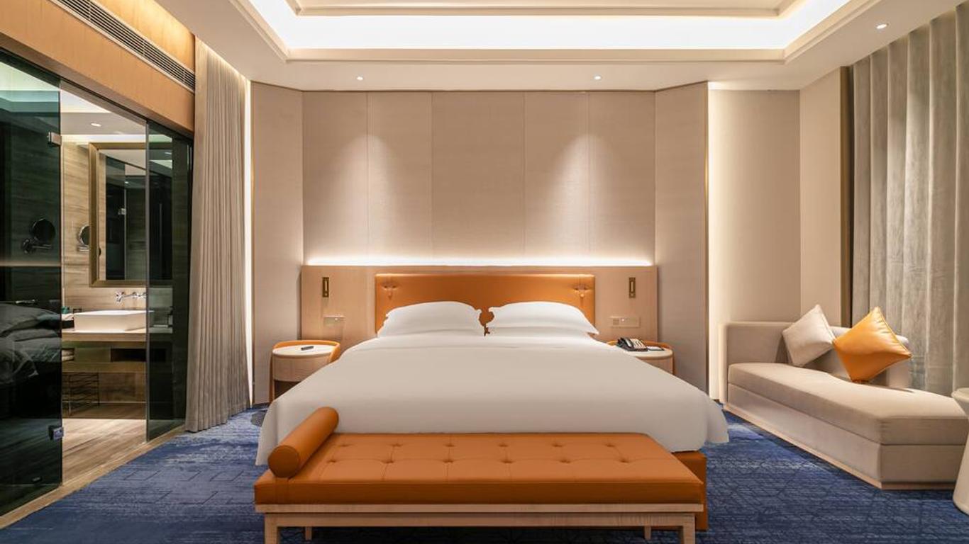 Easeland Hotel