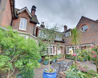 Stable Mews Cottage - Royal Tunbridge Wells - Patio