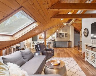 Home in the Heart of Midtown Sacramento! - Sacramento