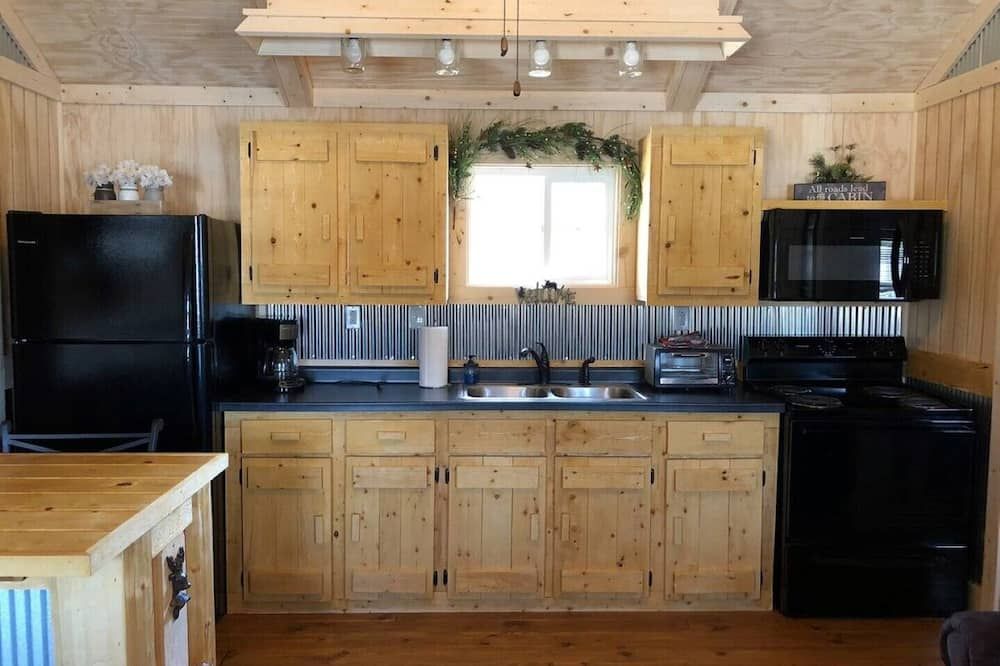 Eagles Nest Camping Black Creek Cabin