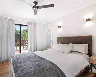 Flat walk to the beautiful Copacabana Beach! - Avoca Beach - Dormitor