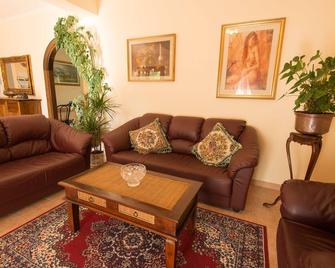 Albergo Della Corte - Pescasseroli - Pokój dzienny