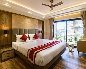 Hotel Daltin - Digha - Bedroom
