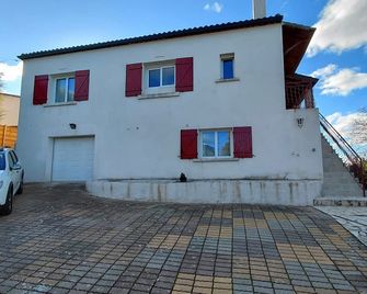 Logement Indépendant Avec Grand Jardin Idéal Pour les Familles - Gignac - Gebäude