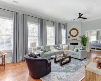 The Retreat on Broad @ Trustees' Garden - סאוואנה - סלון