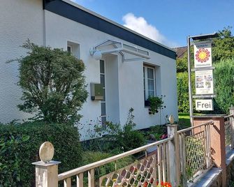 Vacation apartment Lüneburg Heath/Allertal - terrace/garden, heath park, bird park - Bad Fallingbostel - Gebouw