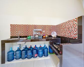 Inn App Tenggilis - Surabaja - Kuchyň
