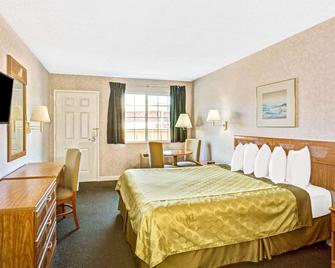 Days Inn by Wyndham Carson City - Carson City - Bedroom