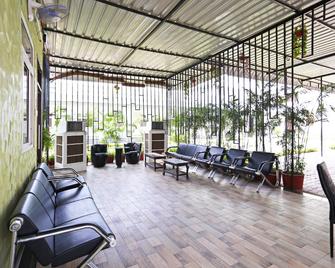 Hotel O Radhika Resort - Kota - Lounge