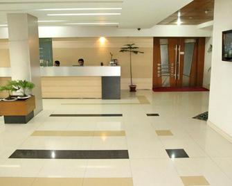 Richmond Hotel Sylhet - Sylhet - Front desk