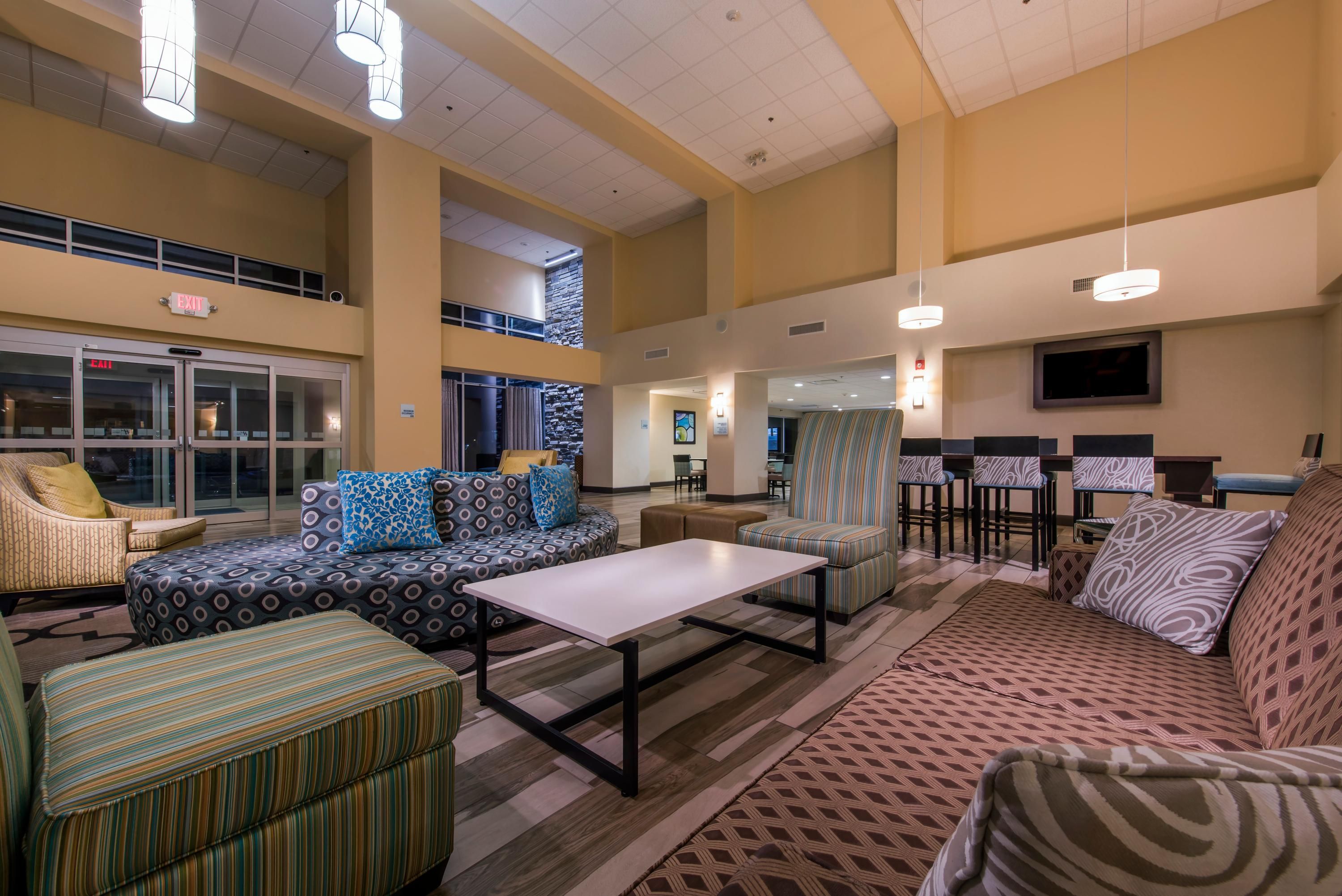 Lounge view of Holiday Inn Express & Suites Colorado Springs Central