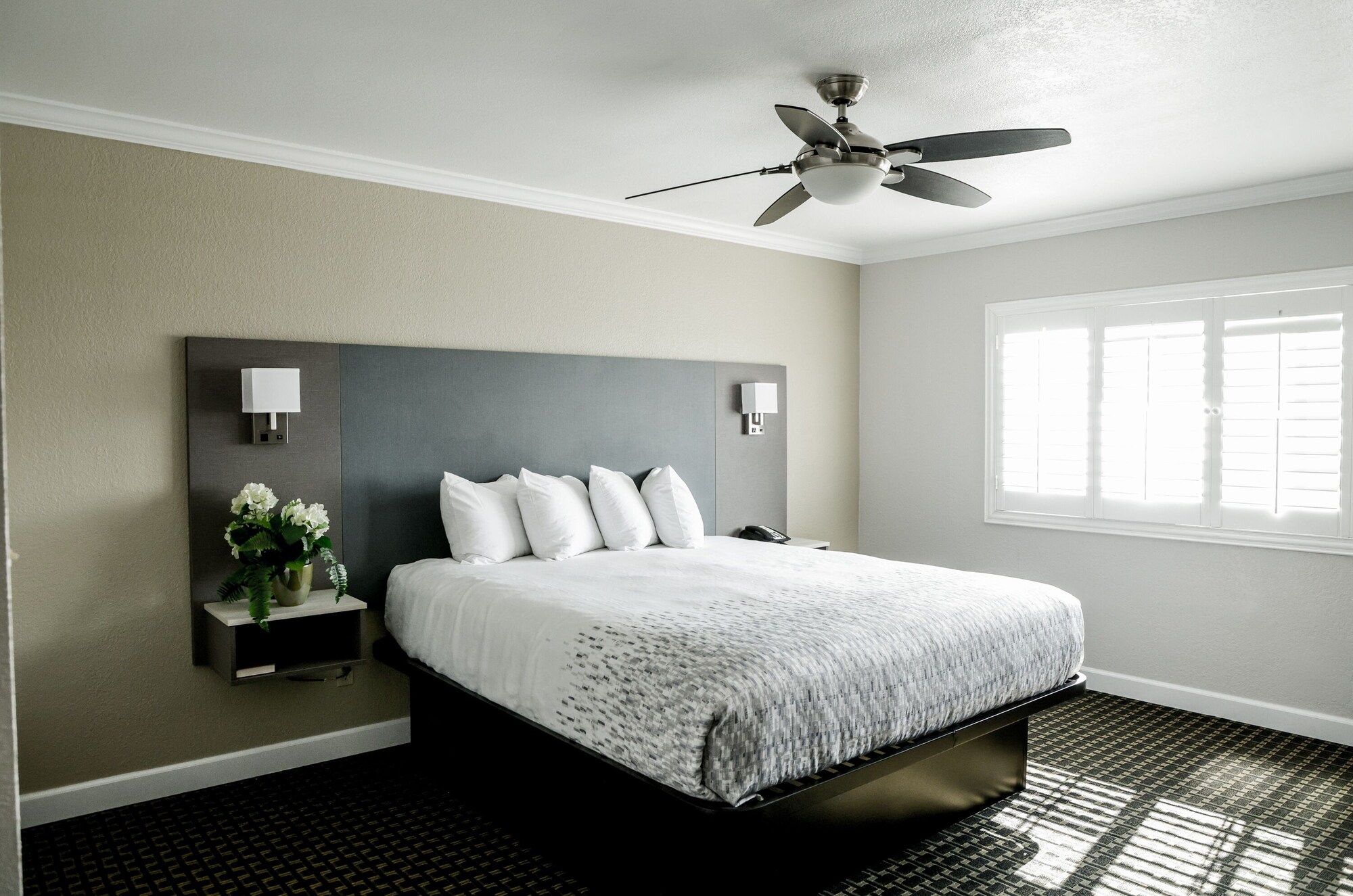 Sea Breeze Inn - San Simeon