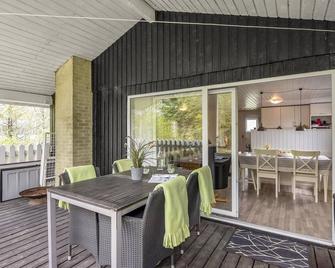 Lovely Home In Ringkøbing With Kitchen - Ringkobing - Terasa