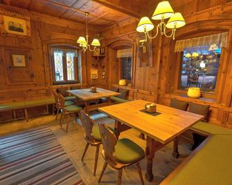 Der Siegeler B&B - this lifestylehotel rocks - Mayrhofen - Dining room