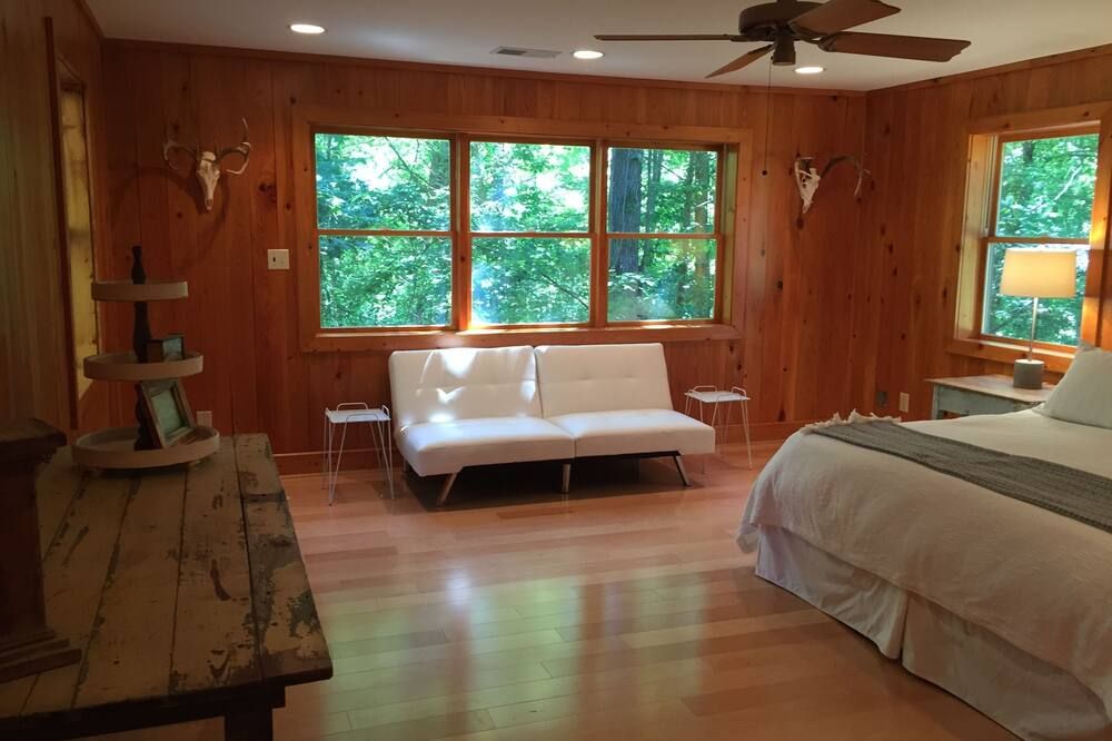 Oxford Retreat - 4B/4B Newly Renovated Cabin 15 Minutes From Downtown Oxford! - Batesville - Habitación