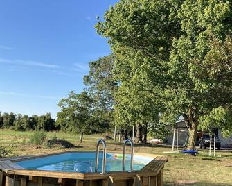 Country house on the Gironde estuary - Bégadan - Piscina