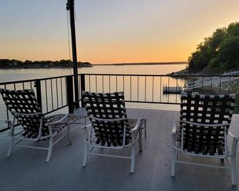 New Best Location Spectacular Views Dock Arcade - Bridgeport - Balkon