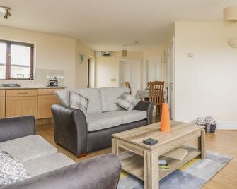 Shoreline - Marazion - Living room