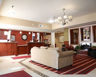 Ramada by Wyndham Fresno Northwest - Fresno - Salónek