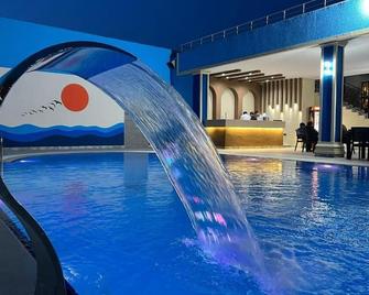 Sun City Hotel & Spa Naftalan - Naftalan - Piscina