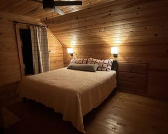 Cozy Cabin On 30 Acres Great For Families, Near Natchitoches - Natchitoches - Chambre