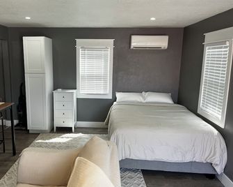 Sleek Tiny Urban Retreat - Scottsbluff
