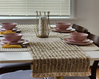 Beach House, Five Minutes Walk To The Beach, Very Spacious - Long Beach - Dining room