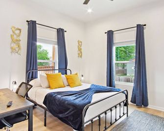 3br-2ba Cityscape Haven With Panoramic Tower View! - San Antonio - Yatak Odası