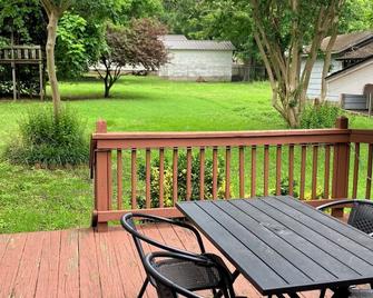 Charming 3-bedroom house in Antlers,Ok ,the deer capital of the world. - Antlers - Terasa