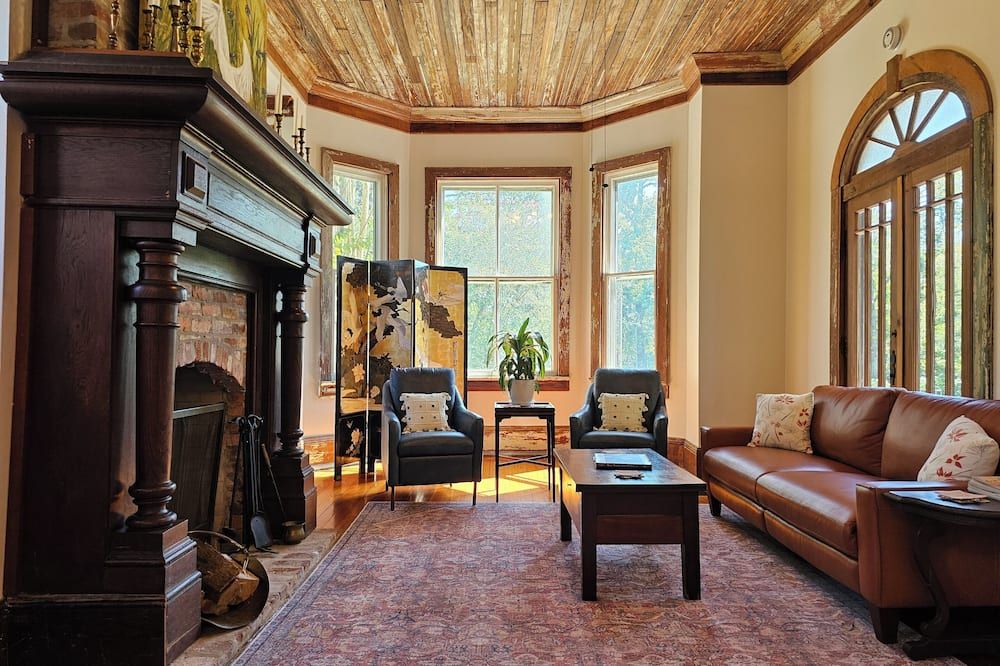 The Glynns by Louisiana Hospitality Group - Saint Francisville - Huiskamer