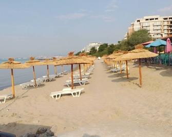 two sunny southern appartments ,great view to the bay - Sveti Vlas - Strand