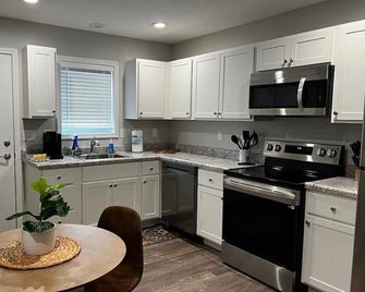 821 Gregg St. 2 Bed Apt Fully Furnished - Washington - Keuken