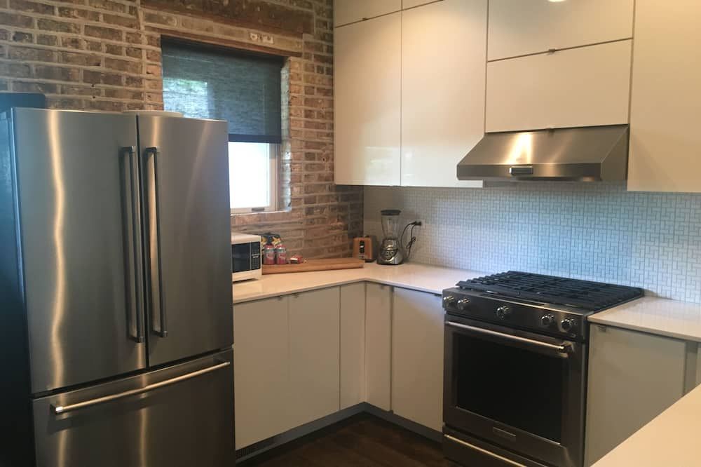 The Entire Flat. Stay Like You Own! Central Air. Two Full Bathrooms. Unique. - שיקאגו - מטבח