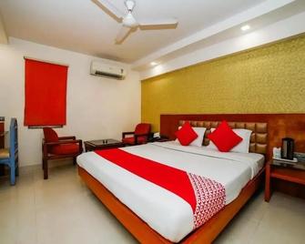 Hotel Shelter - Gwalior - Bedroom