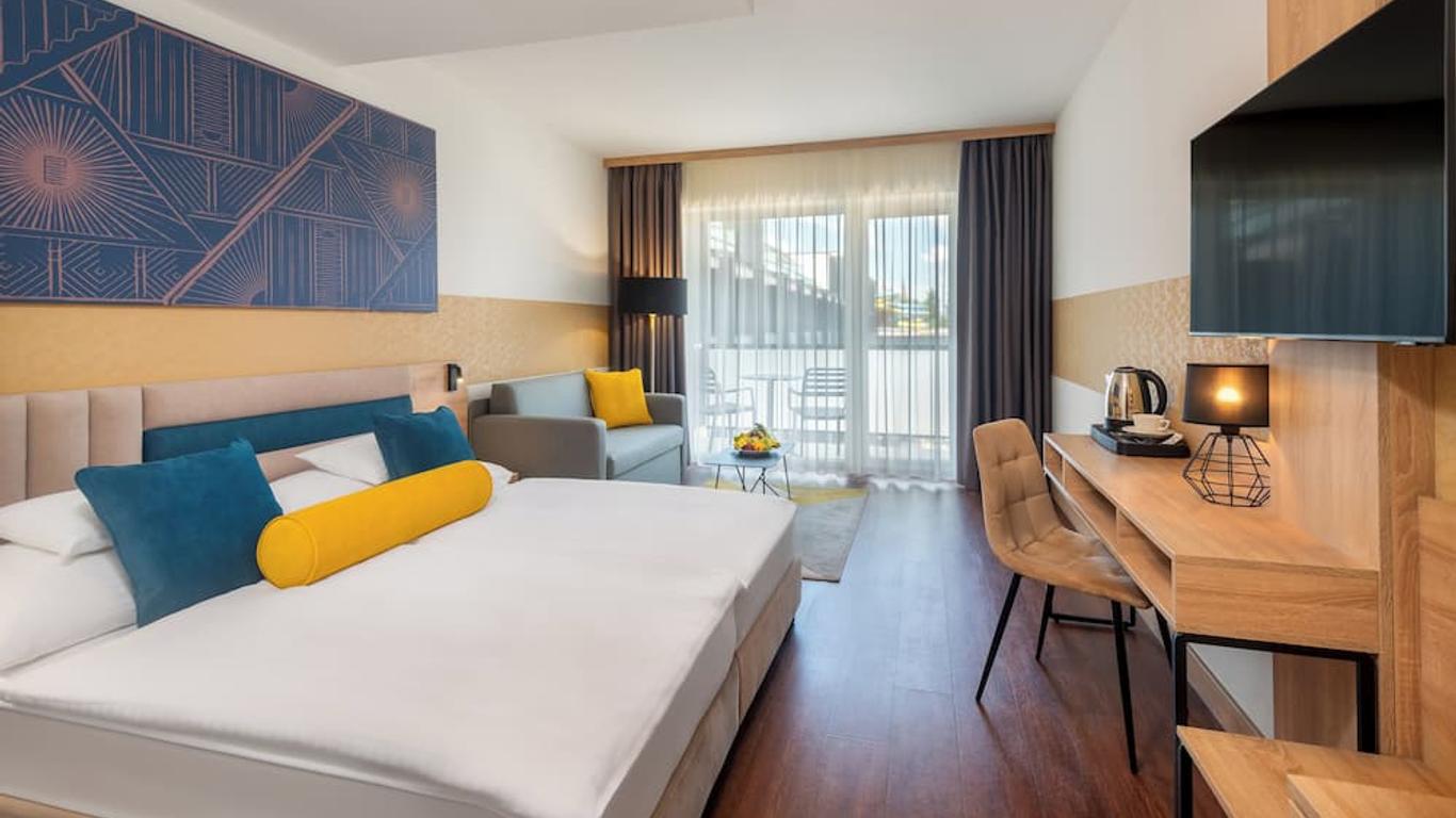 هنجيست هوتل فوراس