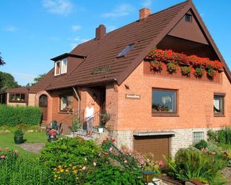 Haus Heinke - Ahlefeld-Bistensee - Edificio