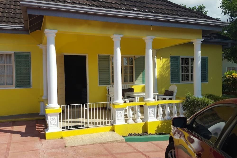 Ocho Rios Almond Tree Villas - אוקו ריוס - בניין