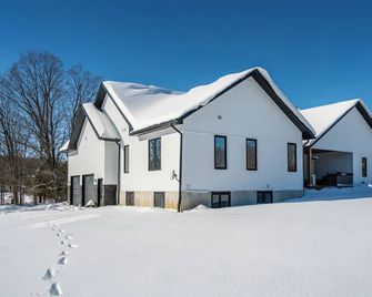 The Markdale Retreat - Markdale - Building