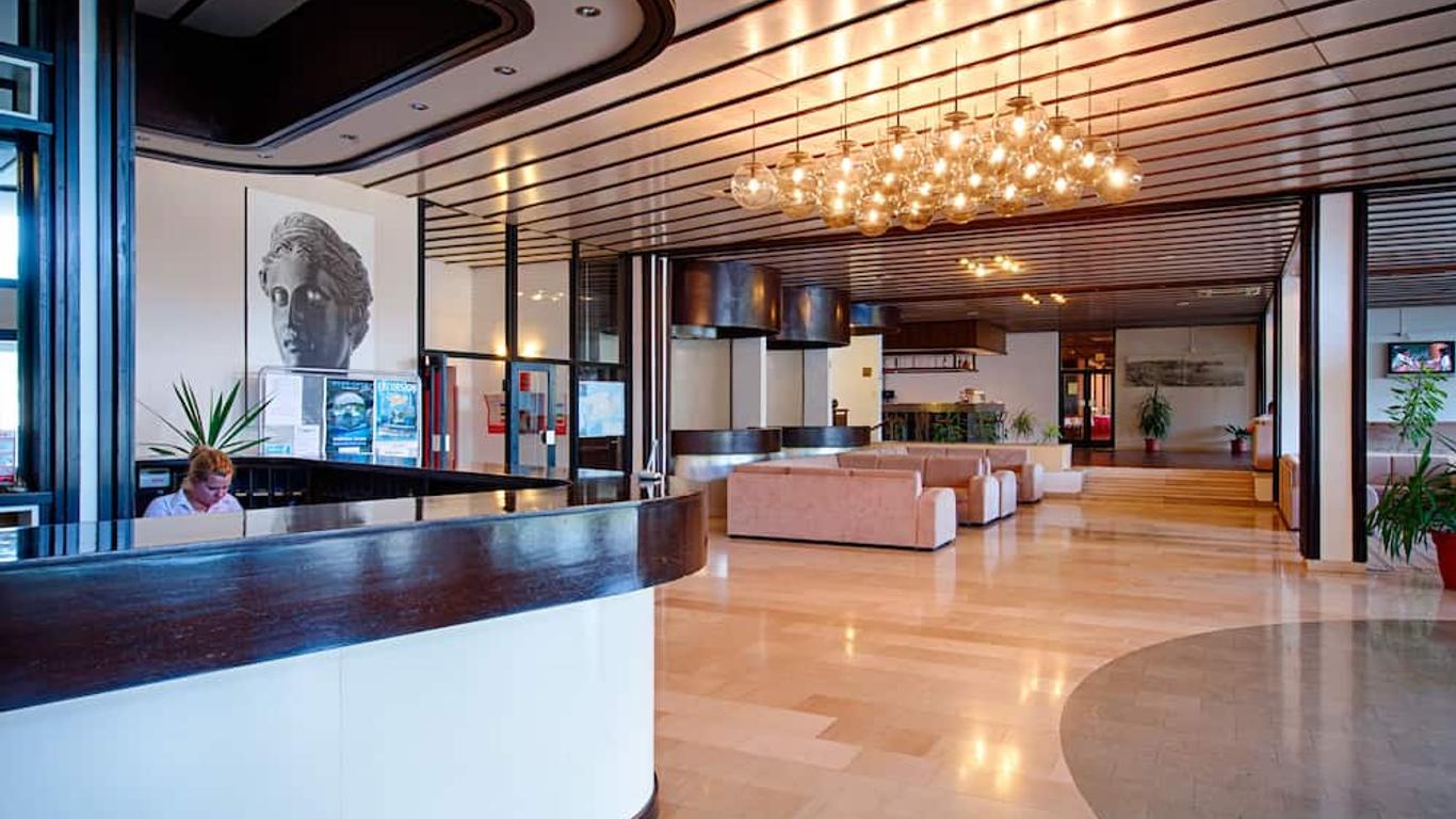 Hotel Issa