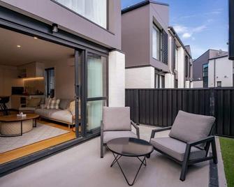 Alps and Lake Retreat Wanaka - Wanaka - Balcony